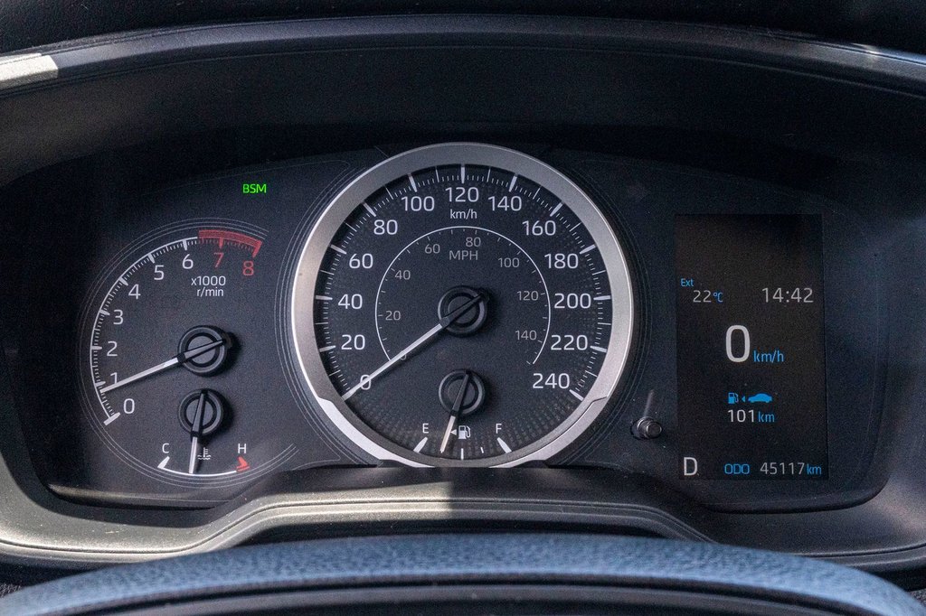 2020 Toyota Corolla LE **CAMÉRA+CARPLAY+SIÈGES CHAUFFANTS** in Charlemagne, Quebec - 14 - w1024h768px