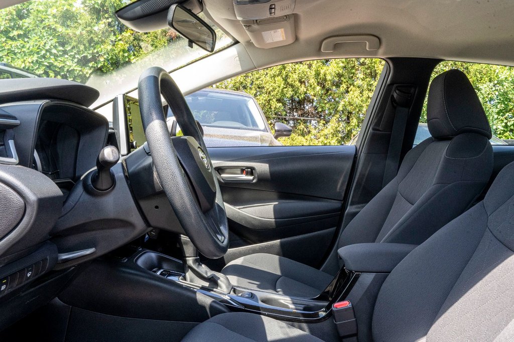 2020 Toyota Corolla LE **CAMÉRA+CARPLAY+SIÈGES CHAUFFANTS** in Charlemagne, Quebec - 17 - w1024h768px