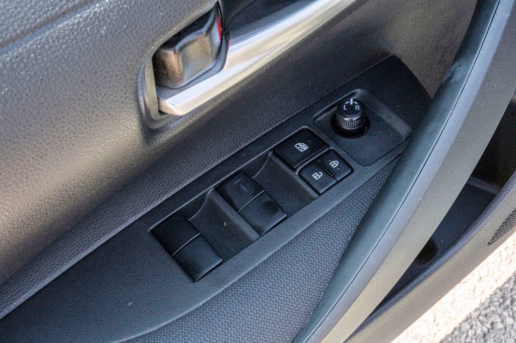 2020 Toyota Corolla LE **CAMÉRA+CARPLAY+SIÈGES CHAUFFANTS** in Charlemagne, Quebec - 20 - w1024h768px