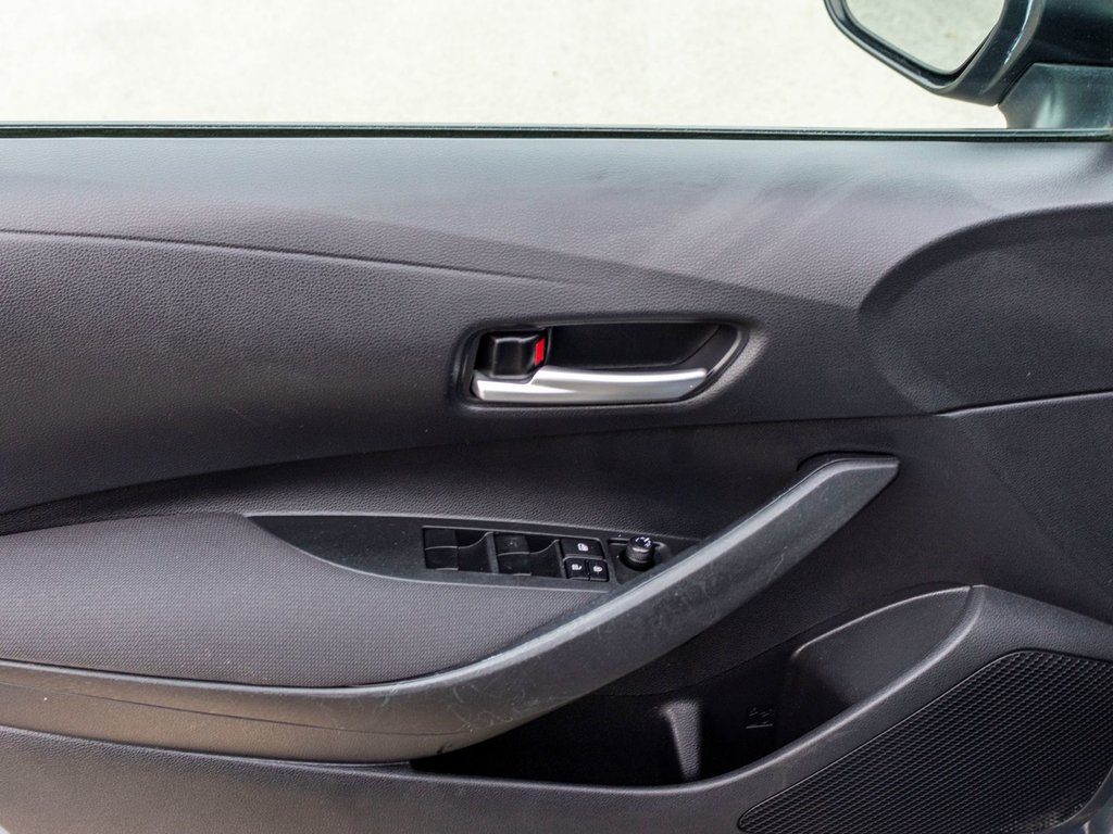 2020 Toyota Corolla LE in Saint-Jérôme, Quebec - 25 - w1024h768px