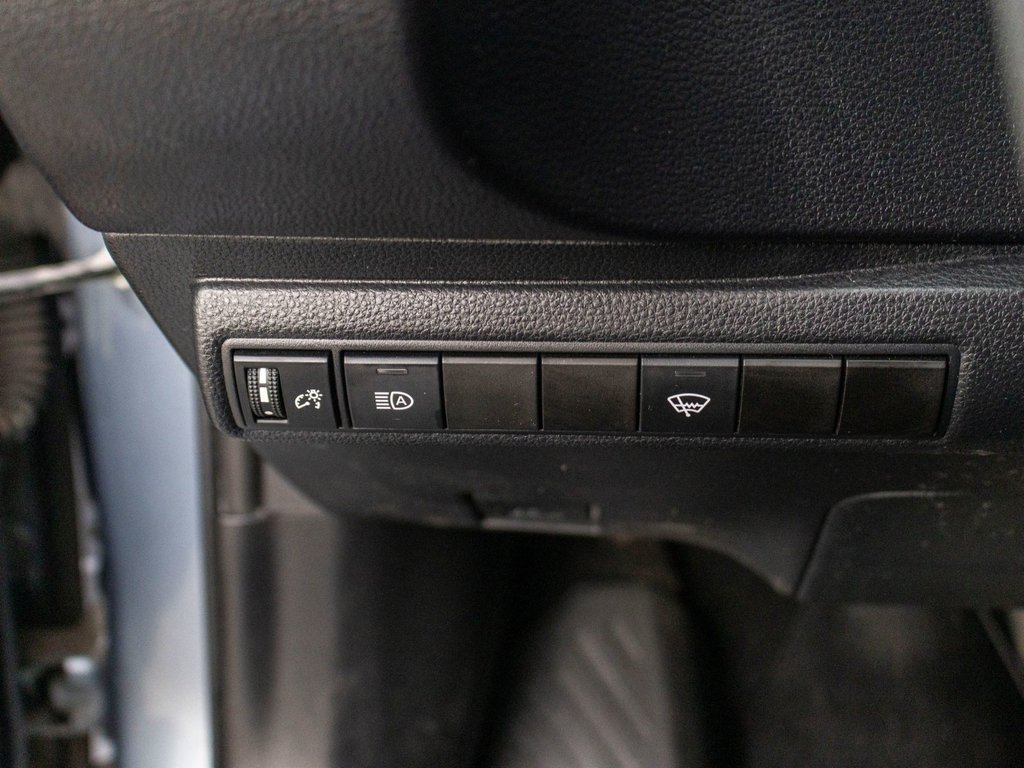 2020 Toyota Corolla LE in Saint-Jérôme, Quebec - 20 - w1024h768px