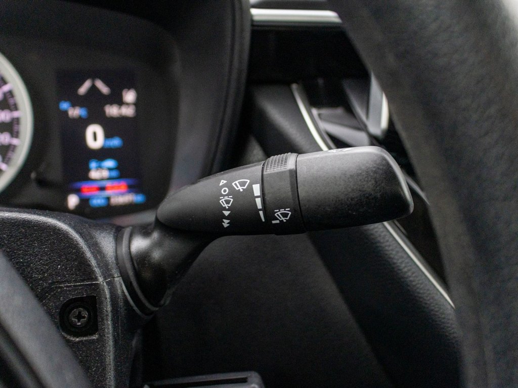2020 Toyota Corolla LE in Saint-Jérôme, Quebec - 19 - w1024h768px