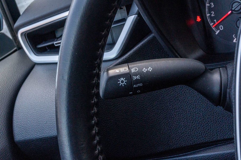 2021 Toyota Corolla SE **JAMAIS ACCIDENTÉ+CARPLAY+SIÈGES CHAUFFANTS** in Charlemagne, Quebec - 17 - w1024h768px