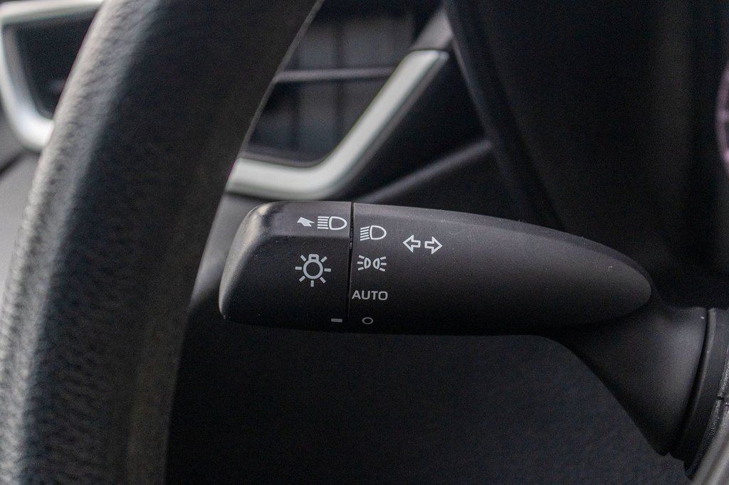 2021 Toyota Corolla LE **JAMAIS ACCIDENTÉ+CARPLAY+SIÈGES CHAUFFANTS** in Charlemagne, Quebec - 20 - w1024h768px