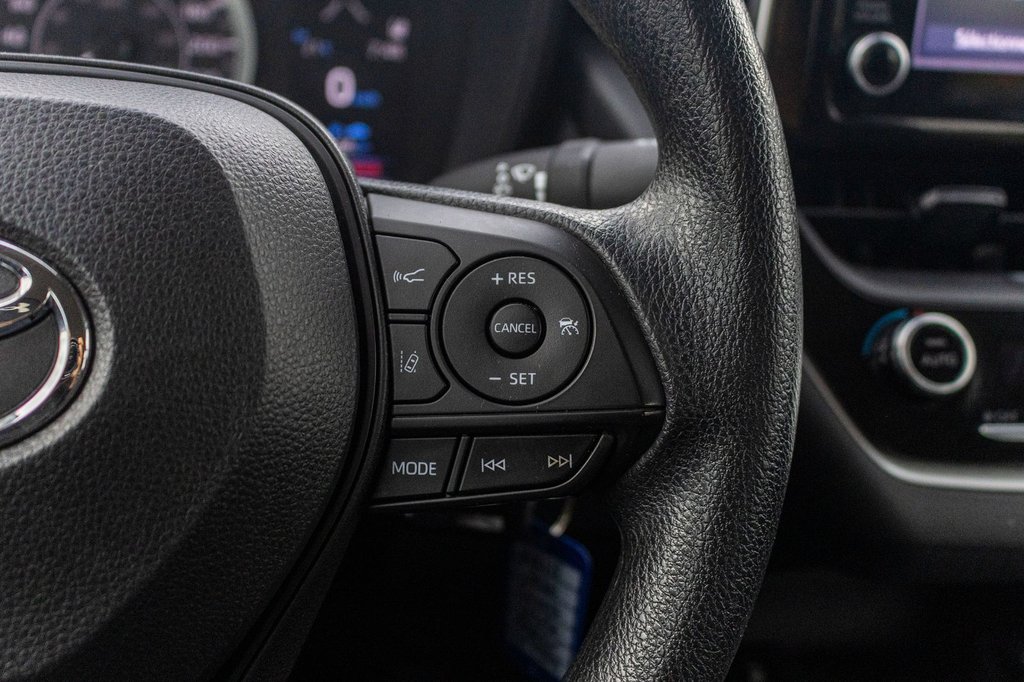 2021 Toyota Corolla LE **JAMAIS ACCIDENTÉ+CARPLAY+SIÈGES CHAUFFANTS** in Charlemagne, Quebec - 12 - w1024h768px