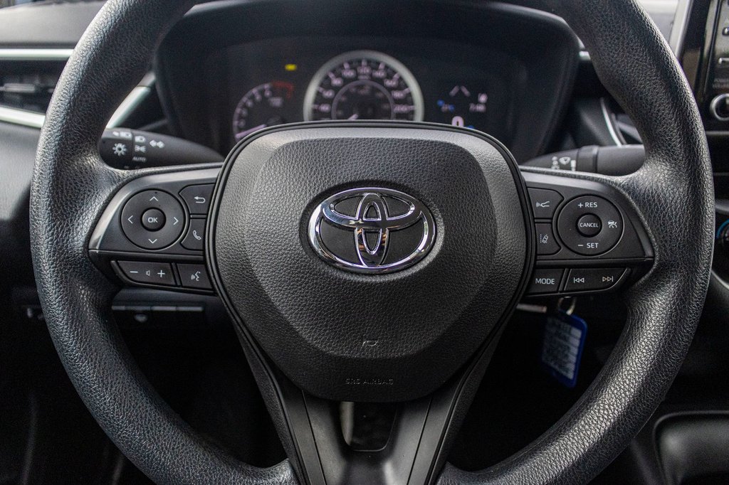 2021 Toyota Corolla LE **JAMAIS ACCIDENTÉ+CARPLAY+SIÈGES CHAUFFANTS** in Charlemagne, Quebec - 10 - w1024h768px