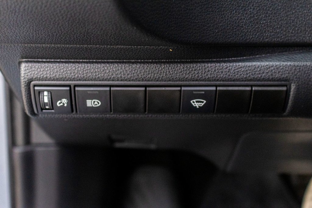 2021 Toyota Corolla LE **JAMAIS ACCIDENTÉ+CARPLAY+SIÈGES CHAUFFANTS** in Charlemagne, Quebec - 22 - w1024h768px
