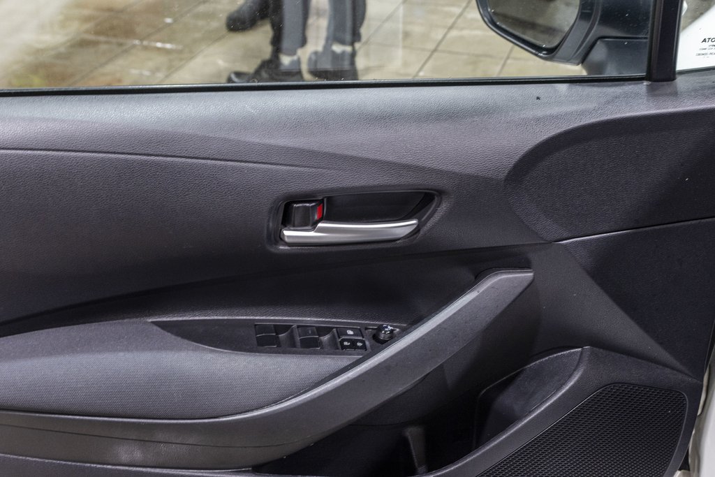 Toyota Corolla LE **JAMAIS ACCIDENTÉ+CARPLAY+SIÈGES CHAUFFANTS** 2021 à Charlemagne, Québec - 25 - w1024h768px