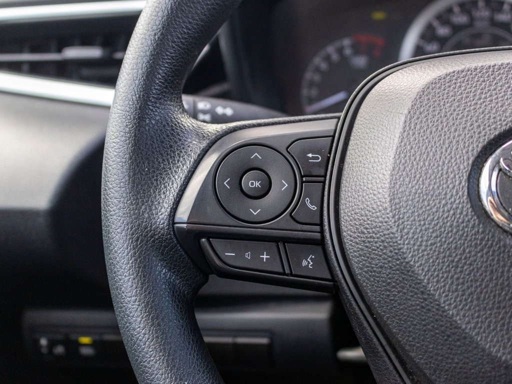 2021 Toyota Corolla LE ** SIÈGES AVANT CHAUFFANTS in Saint-Jérôme, Quebec - 11 - w1024h768px
