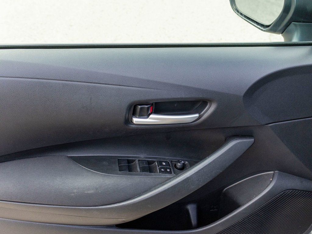 2021 Toyota Corolla LE ** SIÈGES AVANT CHAUFFANTS in Saint-Jérôme, Quebec - 26 - w1024h768px