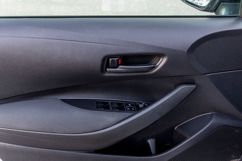 2022 Toyota Corolla LE **JAMAIS ACCIDENTÉ+CARPLAY+SIÈGES CHAUFFANTS** in Charlemagne, Quebec - 26 - w1024h768px