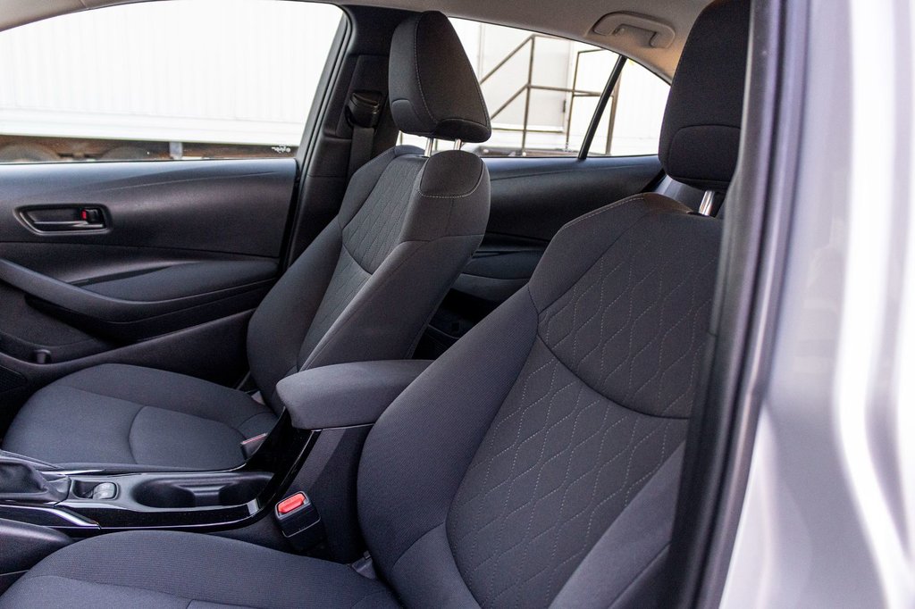 2022 Toyota Corolla LE **JAMAIS ACCIDENTÉ+CARPLAY+SIÈGES CHAUFFANTS** in Charlemagne, Quebec - 24 - w1024h768px