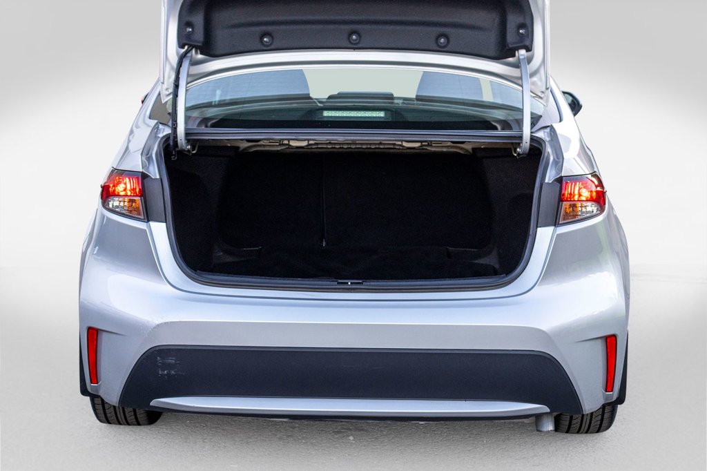 2022 Toyota Corolla LE **JAMAIS ACCIDENTÉ+CARPLAY+SIÈGES CHAUFFANTS** in Charlemagne, Quebec - 29 - w1024h768px