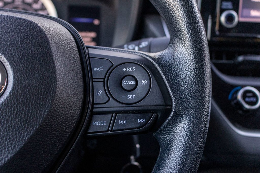 2022 Toyota Corolla LE **JAMAIS ACCIDENTÉ+CARPLAY+SIÈGES CHAUFFANTS** in Charlemagne, Quebec - 12 - w1024h768px