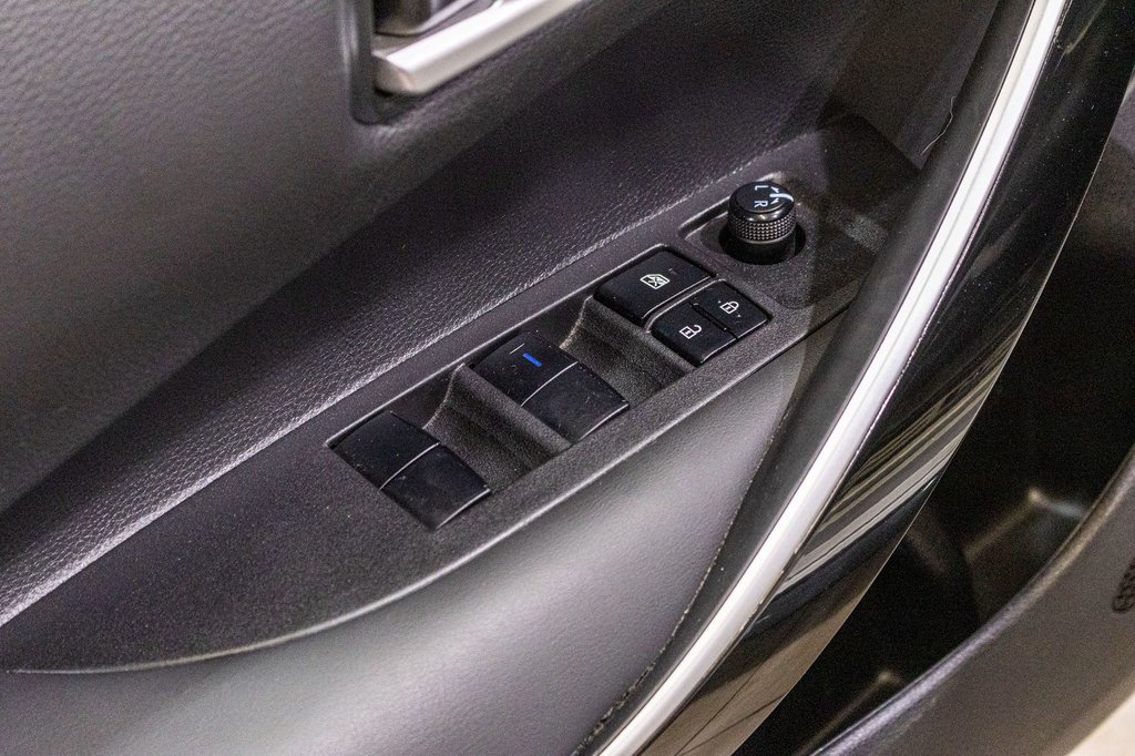 2022 Toyota Corolla XSE **JAMAIS ACCIDENTÉ+CUIR+TOIT+CAMÉRA+CARPLAY** in Charlemagne, Quebec - 29 - w1024h768px