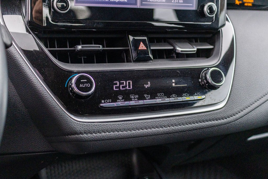 2022 Toyota Corolla SE in Charlemagne, Quebec - 13 - w1024h768px