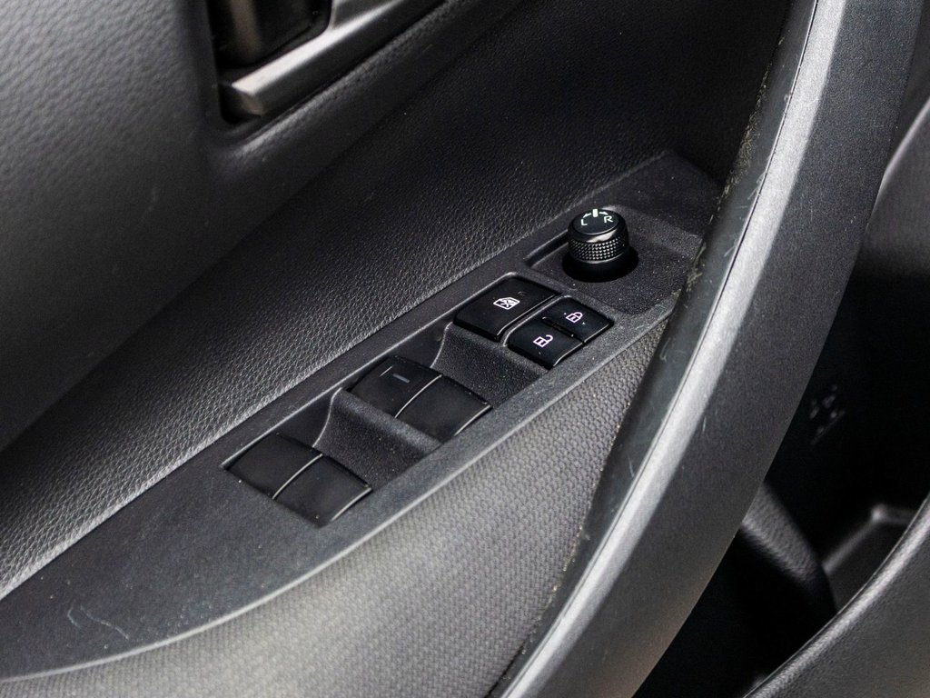 2023 Toyota Corolla L **JAMAIS ACCIDENTÉ+CAMÉRA+CARPLAY** in Saint-Jérôme, Quebec - 25 - w1024h768px