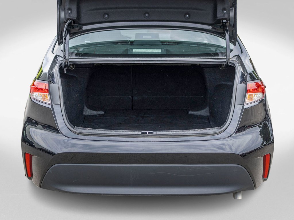 2023 Toyota Corolla L **JAMAIS ACCIDENTÉ+CAMÉRA+CARPLAY** in Saint-Jérôme, Quebec - 27 - w1024h768px