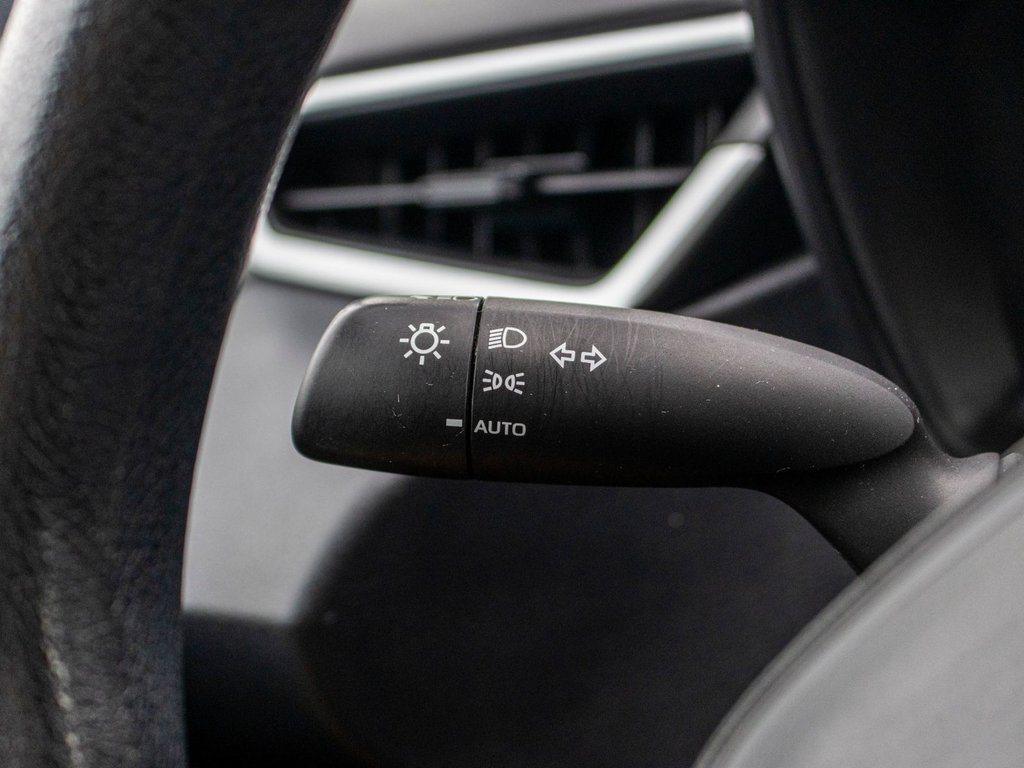 2023 Toyota Corolla L **JAMAIS ACCIDENTÉ+CAMÉRA+CARPLAY** in Saint-Jérôme, Quebec - 17 - w1024h768px