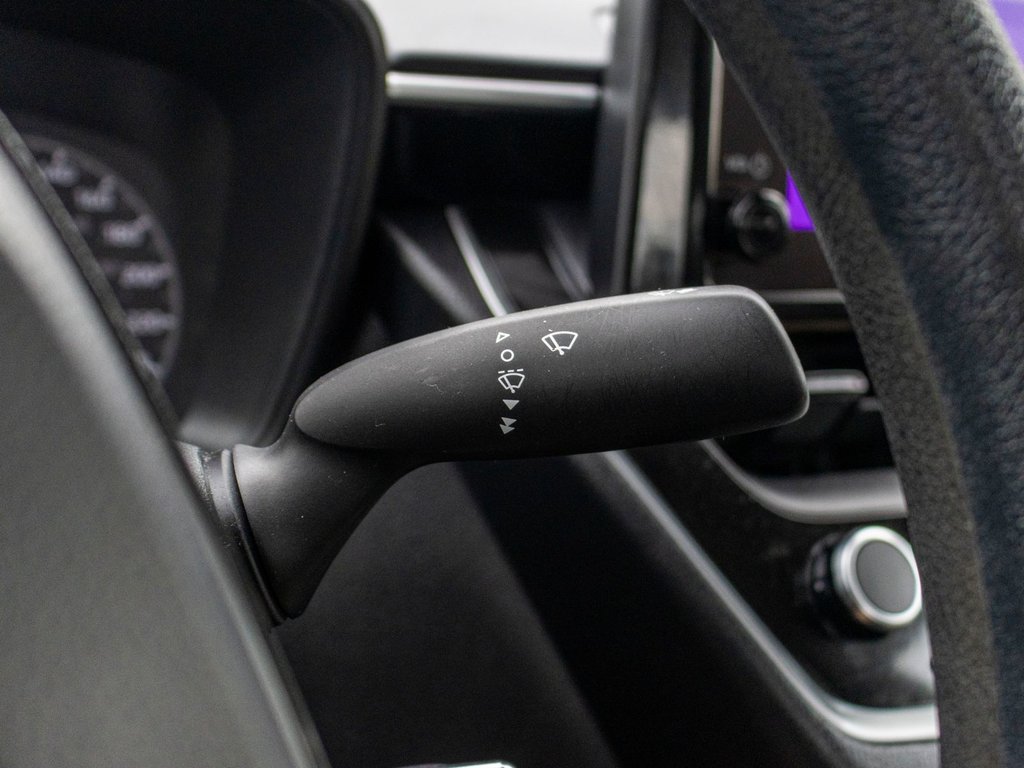 2023 Toyota Corolla L **JAMAIS ACCIDENTÉ+CAMÉRA+CARPLAY** in Saint-Jérôme, Quebec - 18 - w1024h768px