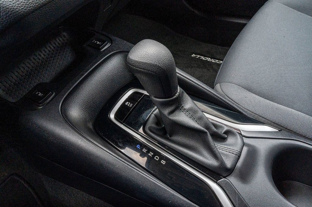 2024 Toyota Corolla LE **JAMAIS ACCIDENTÉ+CARPLAY+SIÈGES CHAUFFANTS** in Charlemagne, Quebec - 12 - w1024h768px