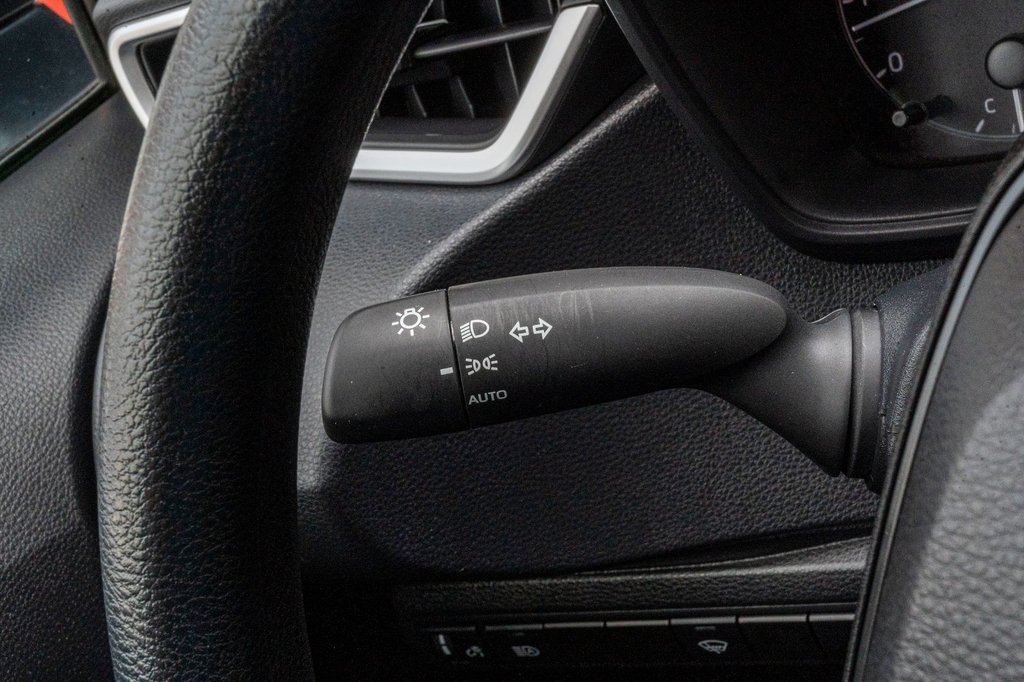 2024 Toyota Corolla LE **JAMAIS ACCIDENTÉ+CARPLAY+SIÈGES CHAUFFANTS** in Charlemagne, Quebec - 17 - w1024h768px