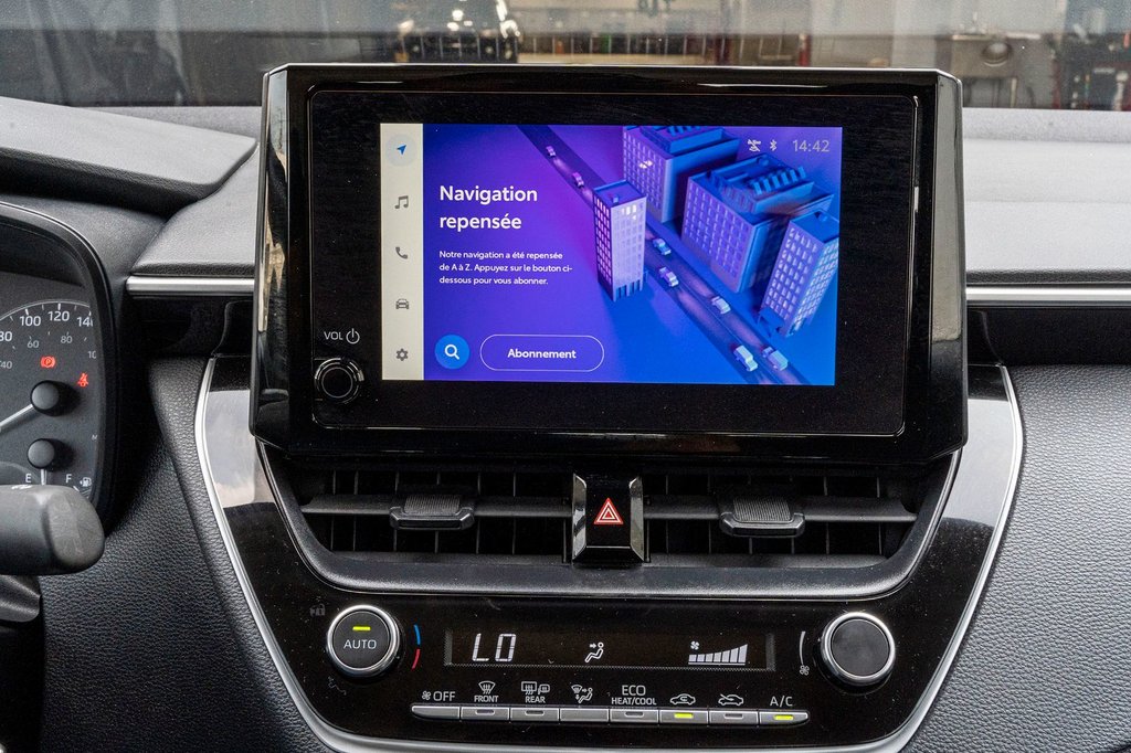 2024 Toyota Corolla LE **JAMAIS ACCIDENTÉ+CARPLAY+SIÈGES CHAUFFANTS** in Charlemagne, Quebec - 11 - w1024h768px
