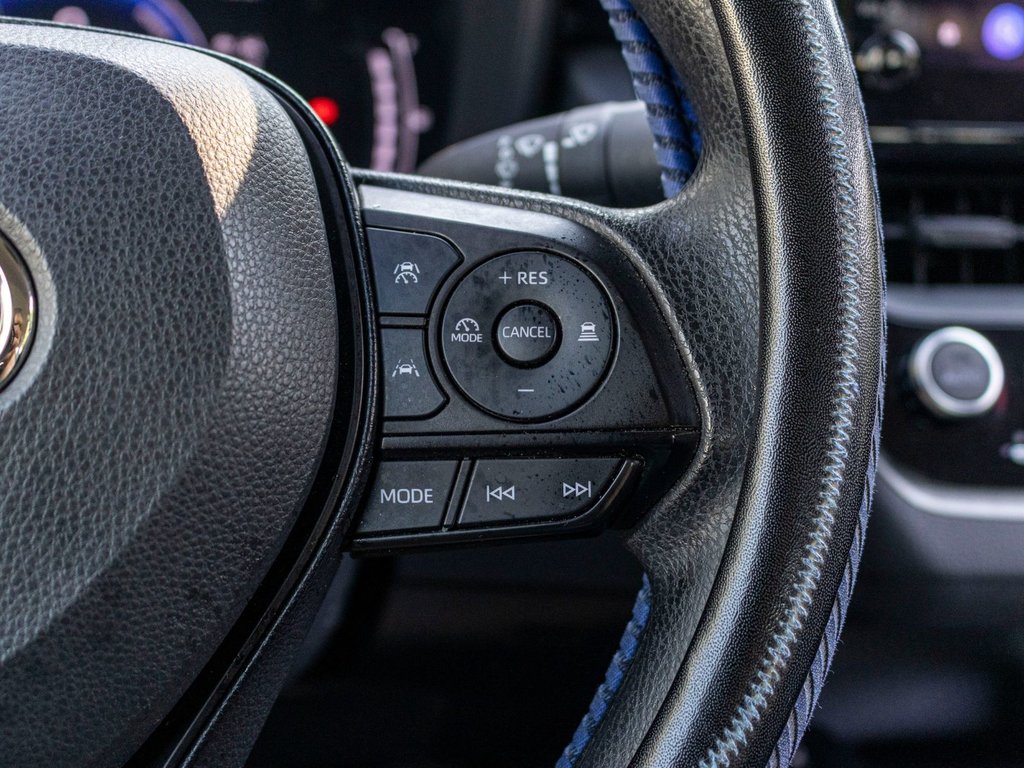 2025 Toyota COROLLA HYBRIDE LE **CARPLAY, SIÈGES AVANT CHAUFFANTS** in Saint-Jérôme, Quebec - 12 - w1024h768px