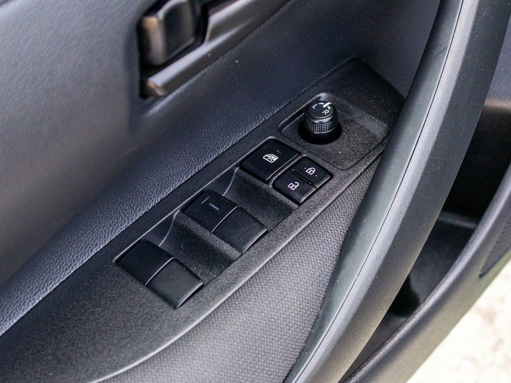Toyota Corolla LE **JAMAIS ACCIDENTÉ+CAMÉRA+CARPLAY** 2026 à Charlemagne, Québec - 29 - w1024h768px