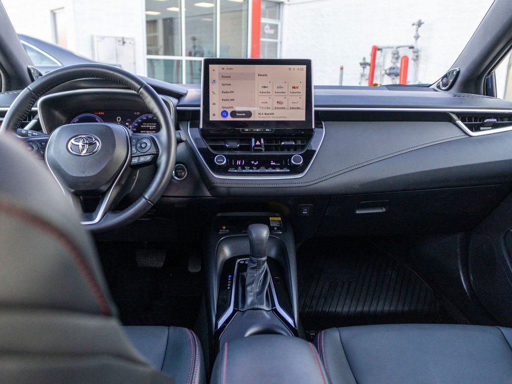 2026 Toyota COROLLA HYBRIDE XSE AWD **JAMAIS ACCIDENTÉ+CUIR+TOIT+CARPLAY+18PO* in Charlemagne, Quebec - 22 - w1024h768px