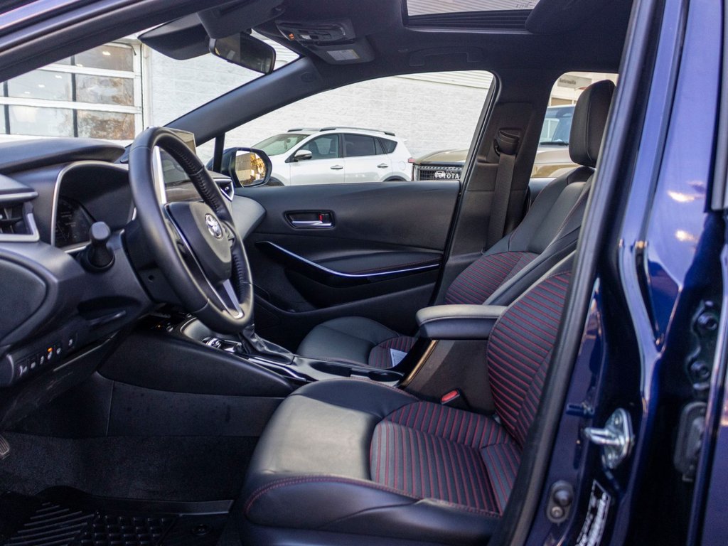 2026 Toyota COROLLA HYBRIDE XSE AWD **JAMAIS ACCIDENTÉ+CUIR+TOIT+CARPLAY+18PO* in Charlemagne, Quebec - 23 - w1024h768px