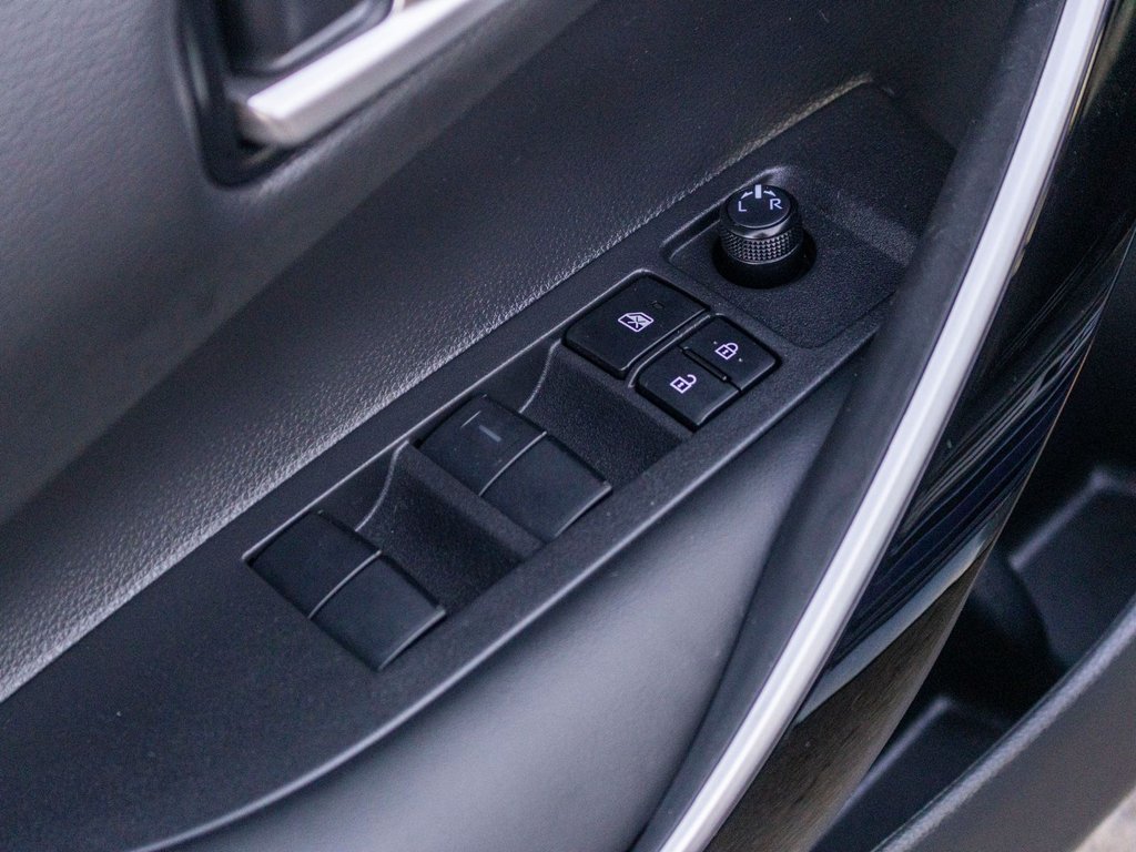2026 Toyota COROLLA HYBRIDE XSE AWD **JAMAIS ACCIDENTÉ+CUIR+TOIT+CARPLAY+18PO* in Charlemagne, Quebec - 28 - w1024h768px