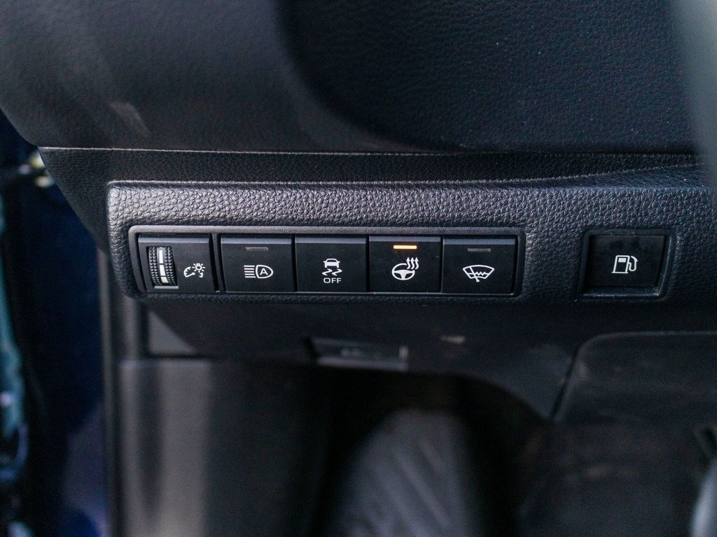 2026 Toyota COROLLA HYBRIDE XSE AWD **JAMAIS ACCIDENTÉ+CUIR+TOIT+CARPLAY+18PO* in Charlemagne, Quebec - 21 - w1024h768px
