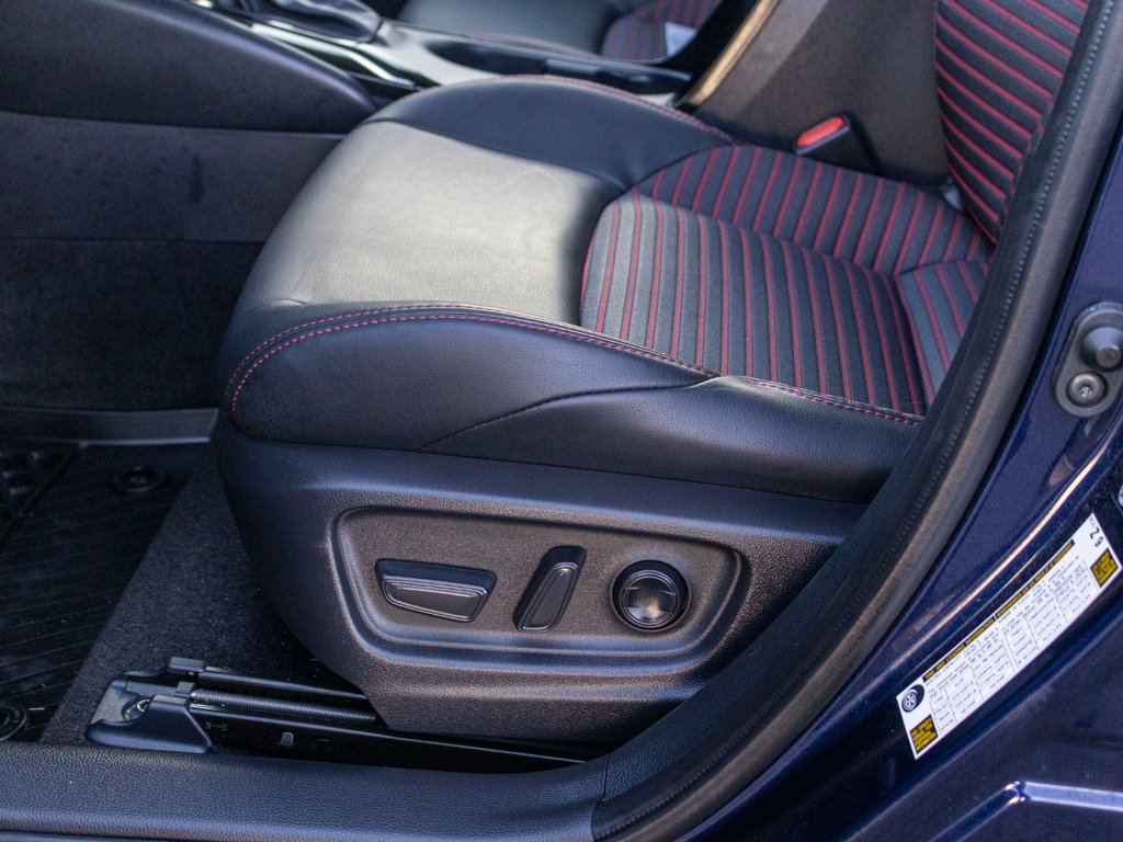 2026 Toyota COROLLA HYBRIDE XSE AWD **JAMAIS ACCIDENTÉ+CUIR+TOIT+CARPLAY+18PO* in Charlemagne, Quebec - 24 - w1024h768px