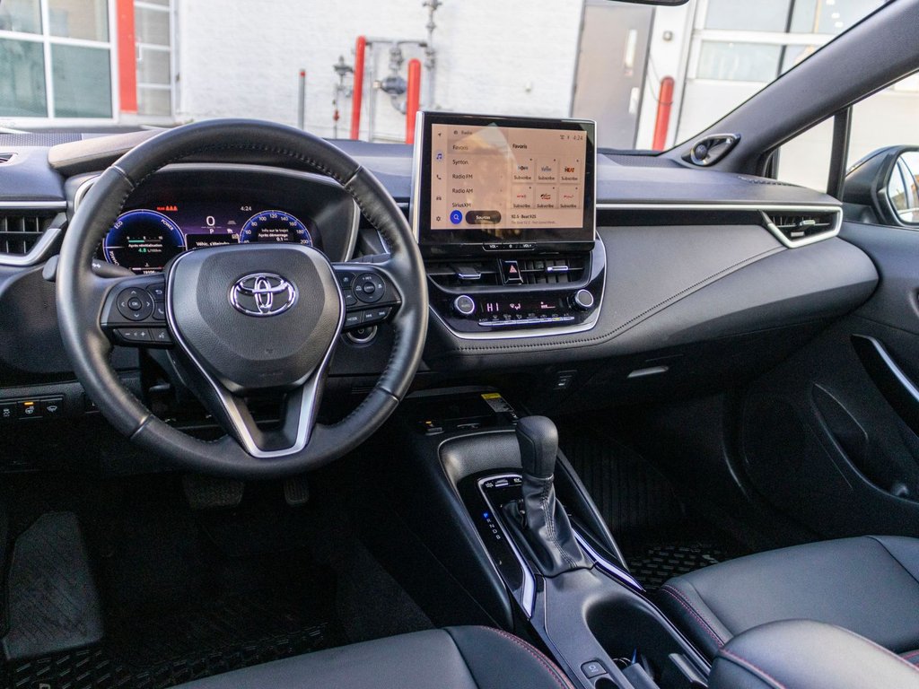 2026 Toyota COROLLA HYBRIDE XSE AWD **JAMAIS ACCIDENTÉ+CUIR+TOIT+CARPLAY+18PO* in Charlemagne, Quebec - 7 - w1024h768px