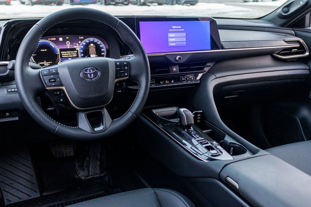 2025 Toyota Crown Signia Limited in Charlemagne, Quebec - 7 - w1024h768px