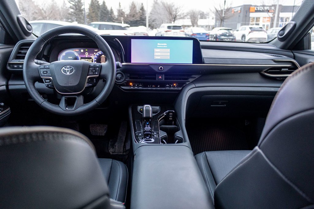 2025 Toyota Crown Signia Limited in Charlemagne, Quebec - 23 - w1024h768px