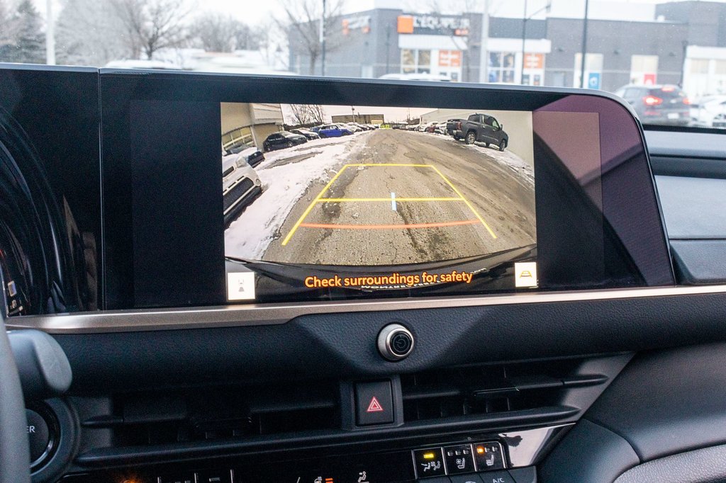 2025 Toyota Crown Signia Limited in Charlemagne, Quebec - 17 - w1024h768px