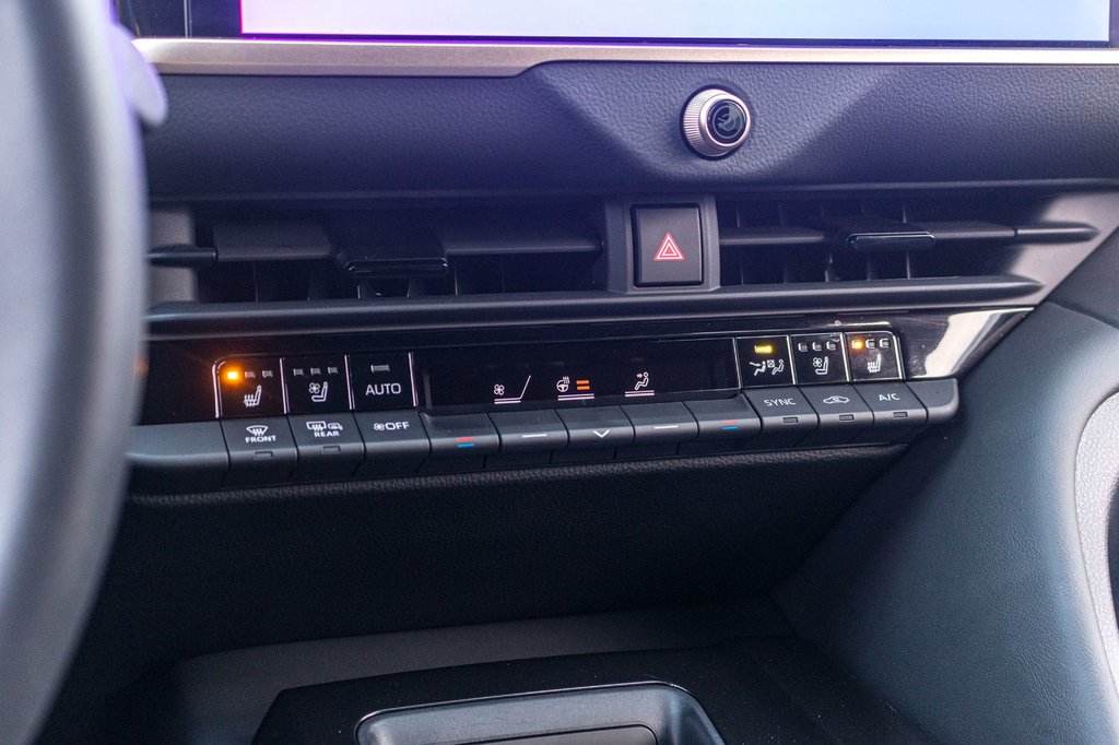 2025 Toyota Crown Signia Limited in Charlemagne, Quebec - 14 - w1024h768px