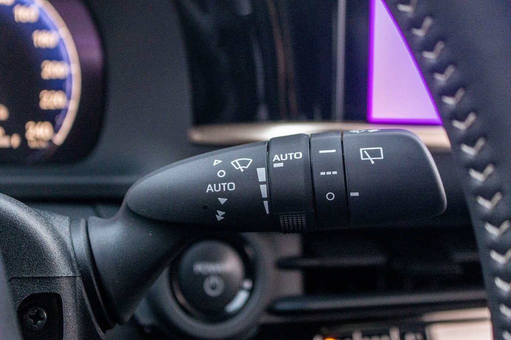 2025 Toyota Crown Signia Limited in Charlemagne, Quebec - 20 - w1024h768px