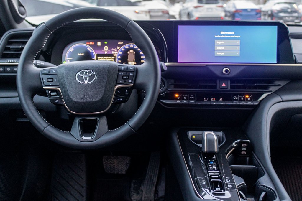 2025 Toyota Crown Signia Limited in Charlemagne, Quebec - 8 - w1024h768px