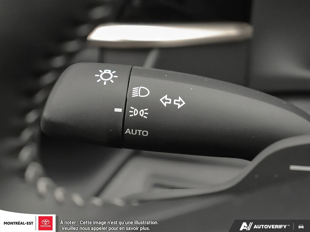 2025 Toyota Crown Signia Limited in Charlemagne, Quebec - 24 - w1024h768px