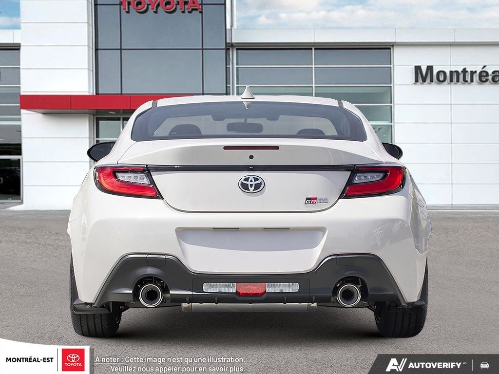 2026 Toyota GR86 Premium MT in Charlemagne, Quebec - 5 - w1024h768px