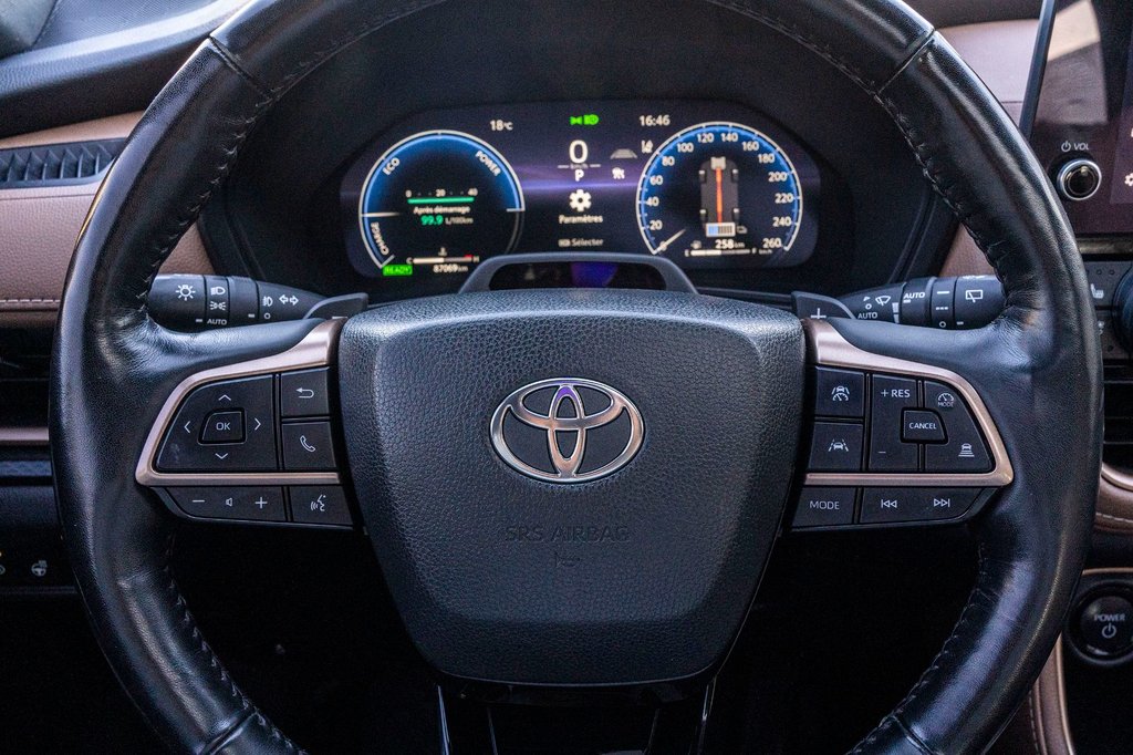 2024 Toyota GRAND HIGHLANDER HYBRIDE PLATINUM MAX **JAMAIS ACCIDENTÉ+CUIR+TOIT PANO** in Charlemagne, Quebec - 9 - w1024h768px