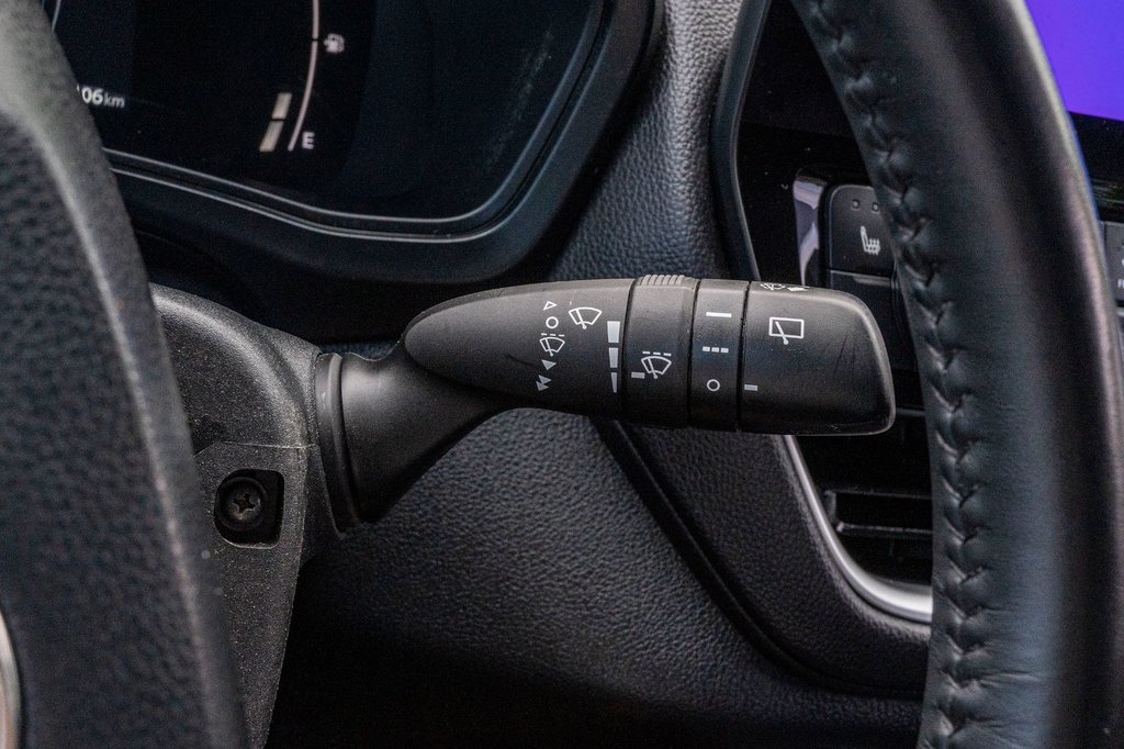 2024 Toyota GRAND HIGHLANDER HYBRIDE XLE **JAMAIS ACCIDENTÉ+CUIR+CARPLAY+CAMÉRA+MAG** in Charlemagne, Quebec - 16 - w1024h768px