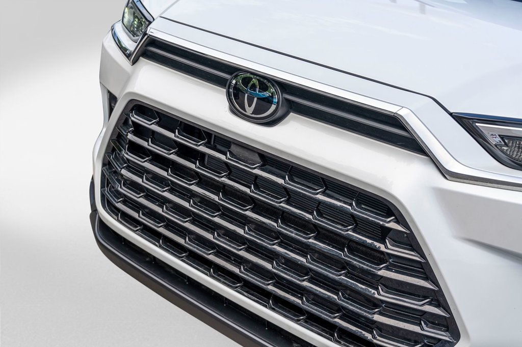 2024 Toyota GRAND HIGHLANDER HYBRIDE XLE **JAMAIS ACCIDENTÉ+CUIR+CARPLAY+CAMÉRA+MAG** in Charlemagne, Quebec - 27 - w1024h768px