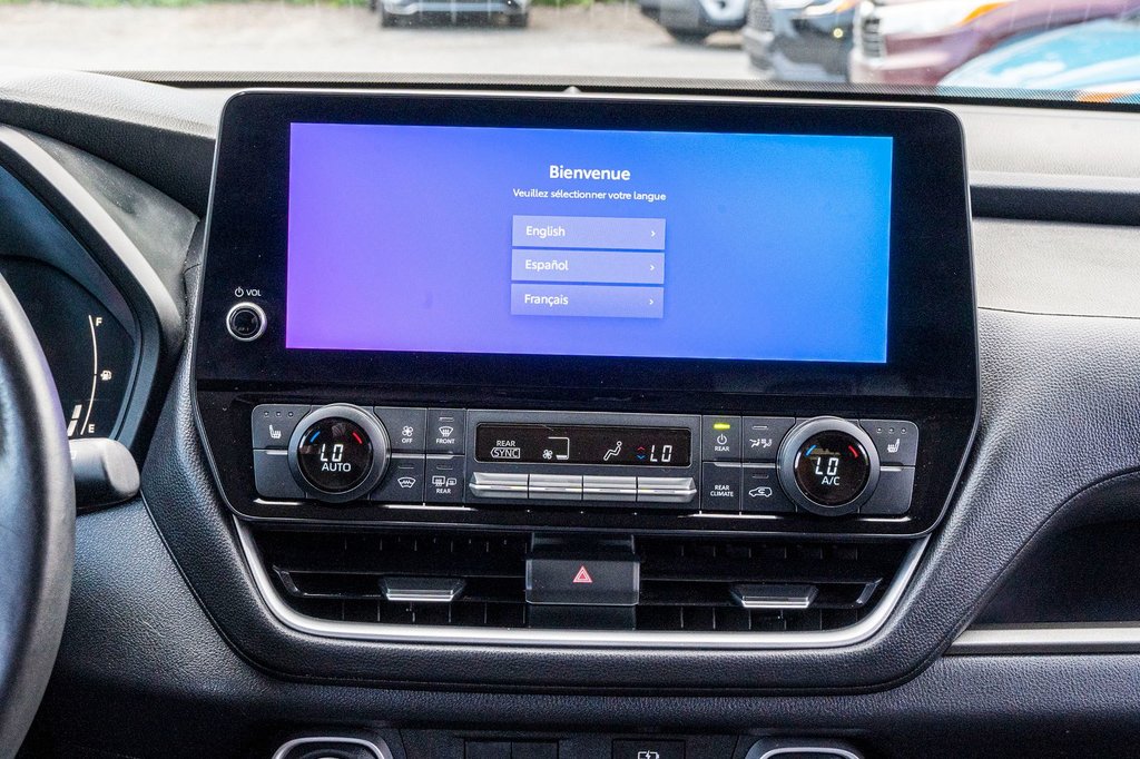 2024 Toyota GRAND HIGHLANDER HYBRIDE XLE **JAMAIS ACCIDENTÉ+CUIR+CARPLAY+CAMÉRA+MAG** in Charlemagne, Quebec - 8 - w1024h768px