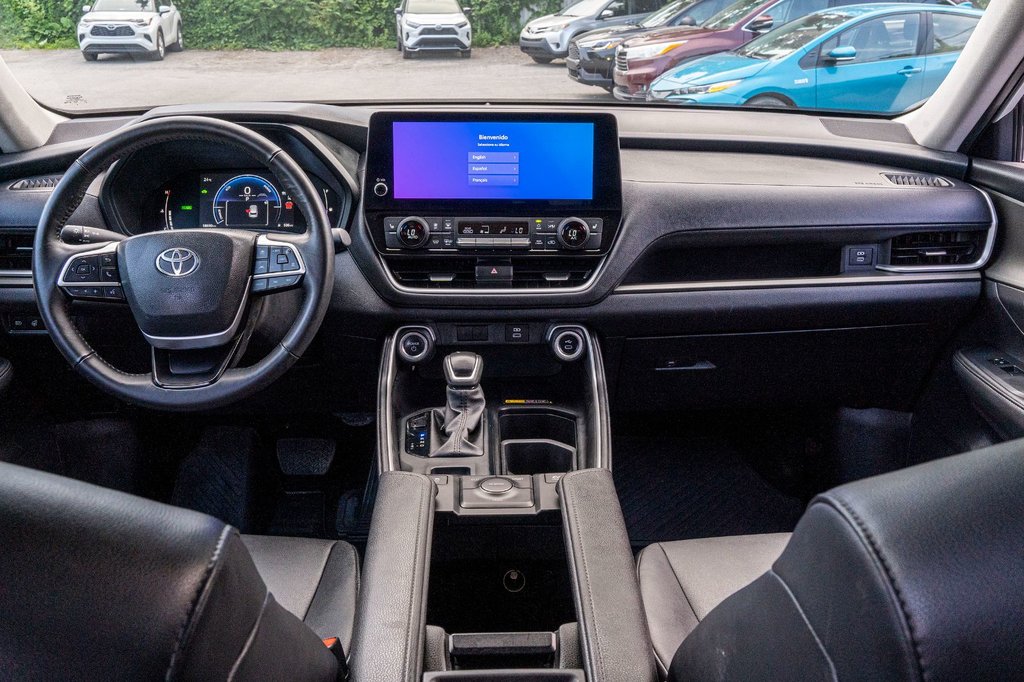 2024 Toyota GRAND HIGHLANDER HYBRIDE XLE **JAMAIS ACCIDENTÉ+CUIR+CARPLAY+CAMÉRA+MAG** in Charlemagne, Quebec - 17 - w1024h768px