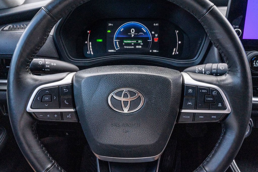 2024 Toyota GRAND HIGHLANDER HYBRIDE XLE **JAMAIS ACCIDENTÉ+CUIR+CARPLAY+CAMÉRA+MAG** in Charlemagne, Quebec - 9 - w1024h768px
