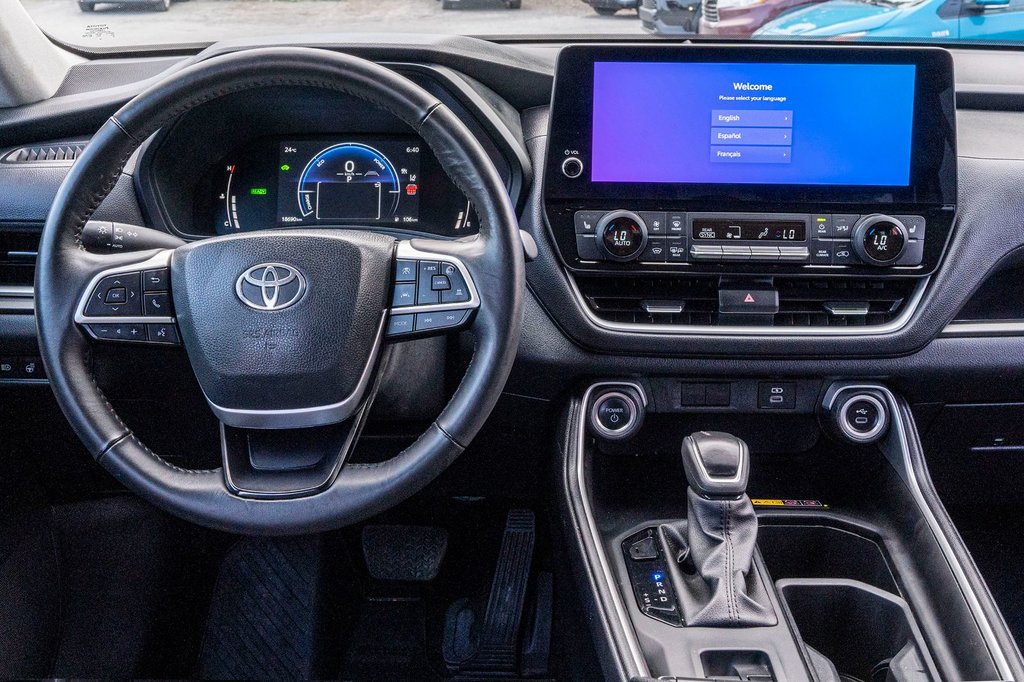2024 Toyota GRAND HIGHLANDER HYBRIDE XLE **JAMAIS ACCIDENTÉ+CUIR+CARPLAY+CAMÉRA+MAG** in Charlemagne, Quebec - 7 - w1024h768px